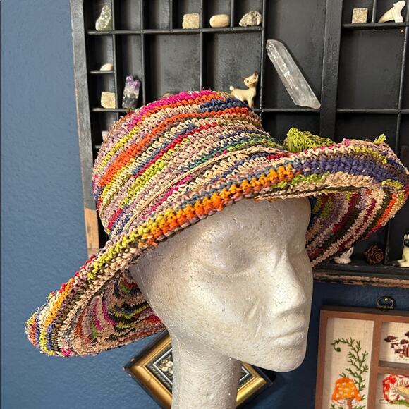 Multicolor Straw Hat with Green Flower Accent, In the Garden or at the Beach - Picture 4 of 15